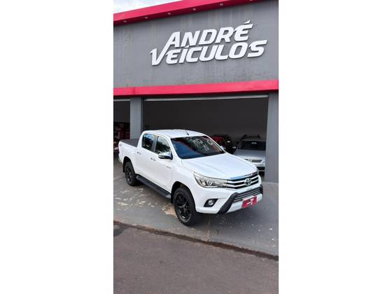 TOYOTA HILUX 2.8 SRX 4X4 CD 16V DIESEL 4P AUTOMÁTICO